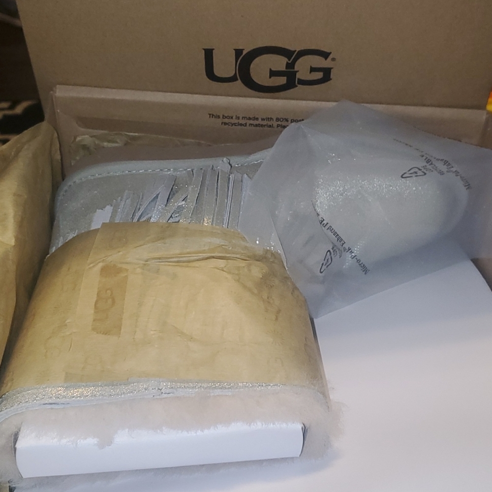 UGG SHORT II FRINGE BOOTS - Picture 6 of 12